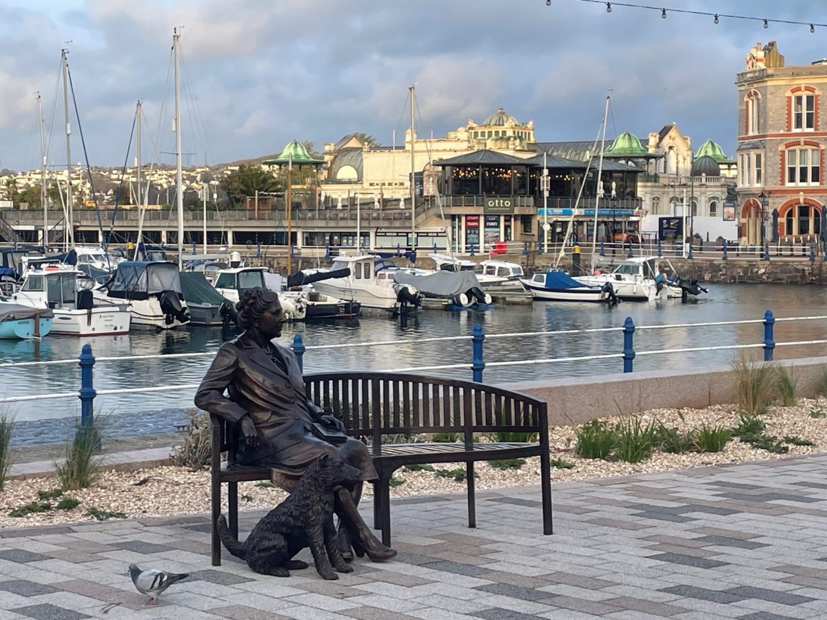 Agatha Christie and her dog bench, part of the Agagtha Christie mile in Torquay